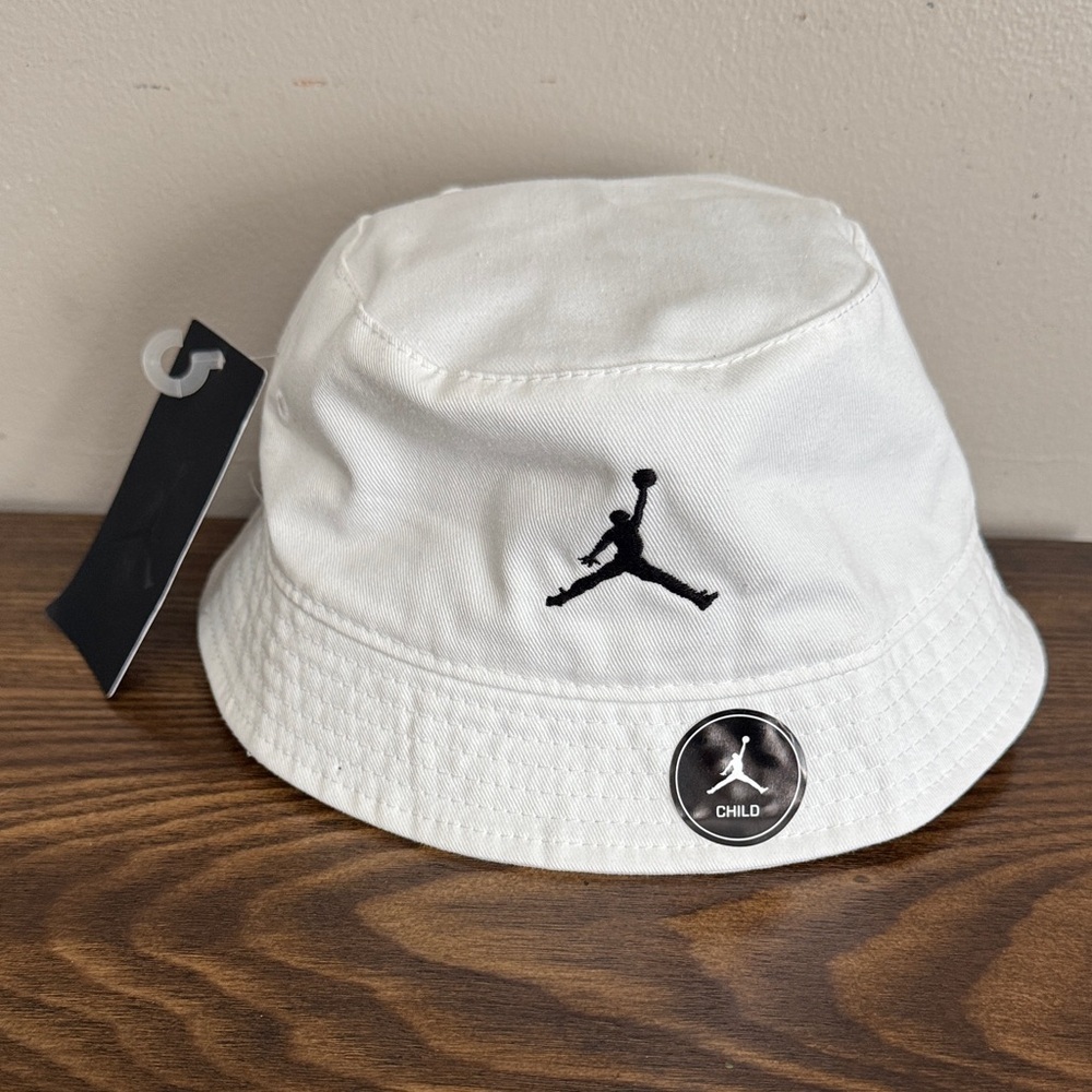 NWT Jordan Kids White Bucket Hat